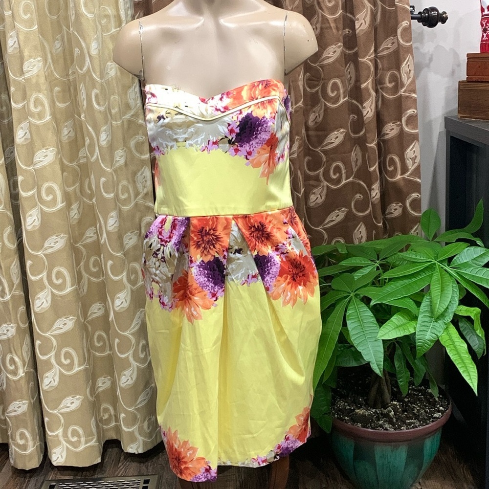 NWT Le Chateau Strapless Dress